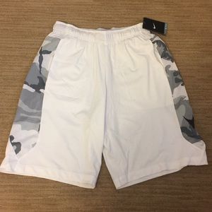Nike Men’s Training Shorts NWT Size Small Dri-Fit
